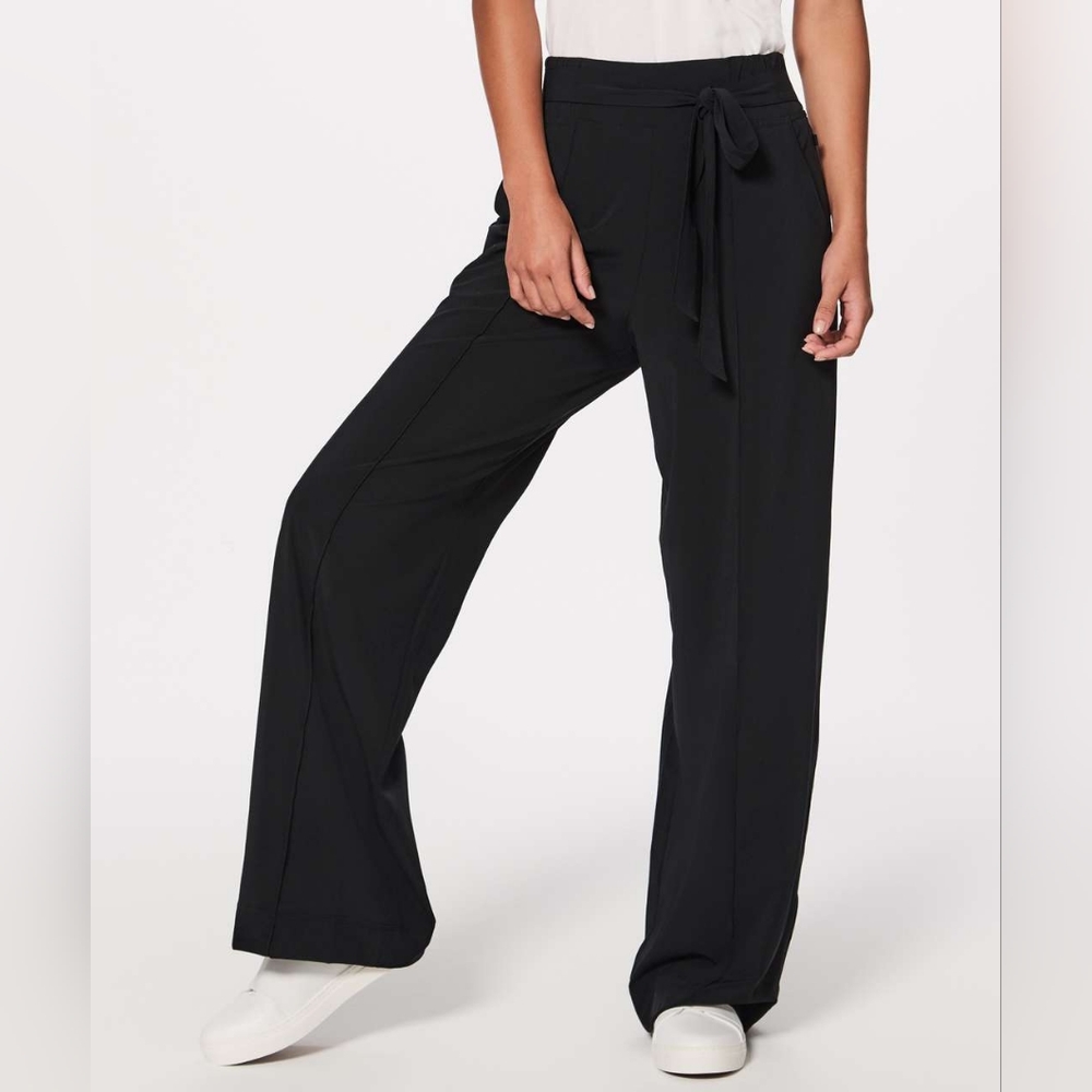 Lululemon Noir Pant wide leg *full length*